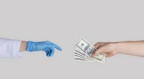 Në prill rriten me 50 mijë lekë pagat e mjekëve specialistë