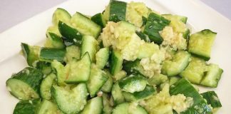 Sallata Shëruese me Kastravec Dhe Hudhër – Ul Kolesterolin dhe Tensionin e Lartë