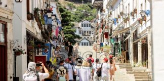 Të huajt shpenzuan për udhëtime në Shqipëri 2.8 miliardë euro