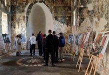 Veshjet popullore të Beratit ekspozohen në Apoloni