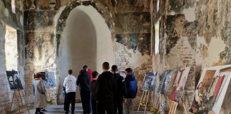 Veshjet popullore të Beratit ekspozohen në Apoloni