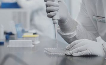 Mjeku jep lajmin e madh, zbulon kur mund të jetë gati vaksina kundër kancerit