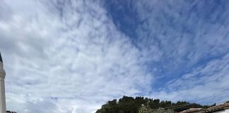 Berat, ekspozohen zbukurimet e banesave dhe monumenteve të kultit