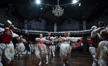 Qarku i Tiranës përgatit fabulën për të konkurruar në Festivalin Folklorik të Gjirokastrës