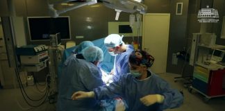 Mjekët e QSUT-së kryejnë me sukses ndërhyrjen e rrallë