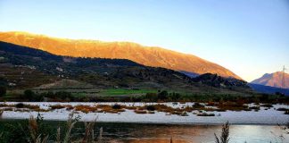 Bashkia Memaliaj kthen në traditë çeljen e sezonit turistik