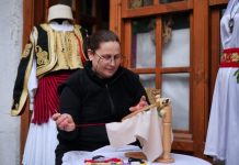 Si trashëgohet artizanati në qytetin e gurtë të Gjirokastrës