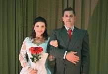 “Çertifikata e martesës” rikthehet në skenë, pas suksesit në festivalin “Apollon”