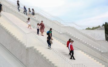 FOTOT nga Piramida, mijëra qytetarë në godinën e transformuar