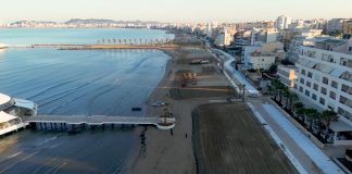 Pastrim e dezinfektim në plazhin e Durrësit në prag të sezonit turistik