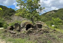 Punime mirëmbajtjeje në rrënojat e hamamit në Sllatinjë të Skraparit