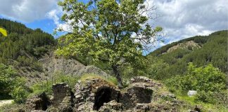 Punime mirëmbajtjeje në rrënojat e hamamit në Sllatinjë të Skraparit