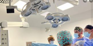 Ndërhyrje e suksesshme laparoskopike e një tumori të vështirë në Spitalin Memorial