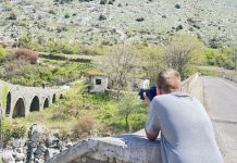 Turistë të shumtë vizitojnë Urën 300-vjeçare të Mesit