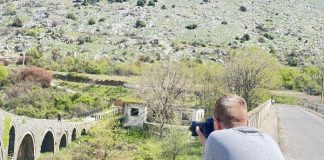 Turistë të shumtë vizitojnë Urën 300-vjeçare të Mesit