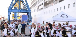 Kroçera “Sirena” me 636 turistë amerikanë viziton Durrësin