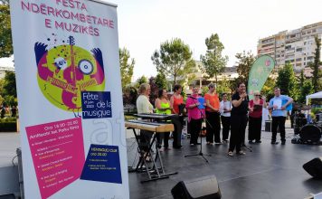 Java Kulturore Franceze kthen Tiranën në arenë muzikore