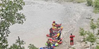 Rafting në Kanionet e Osumit, turistë të huaj udhëtim mes veprave të artit natyror