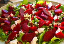 Panxhar i Kuq dhe Djathë Dhie – Sallata e Shëndetit të Mirë