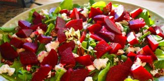 Panxhar i Kuq dhe Djathë Dhie – Sallata e Shëndetit të Mirë