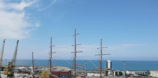 Veliera “Sea Cloud” me dhjetëra turistë amerikanë viziton Durrësin