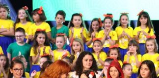 Fituesit e Festivalit Mbarëkombëtar të Këngës për Fëmijë, në Shkodër.