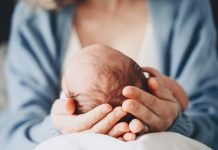 Rasti i parë në botë i lindjes së një fëmijë nga një nënë me sindromën Alstrom