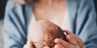 Rasti i parë në botë i lindjes së një fëmijë nga një nënë me sindromën Alstrom