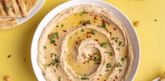 Receta e thjeshtë e humusit me qiqra