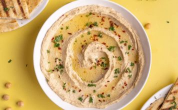 Receta e thjeshtë e humusit me qiqra