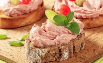 Salcë kremoze me sallam – Perfekte për mezet e lehta