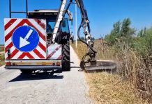 Pastrohen rrugët rurale në Fier, lehtësi në qarkullimin e automjeteve