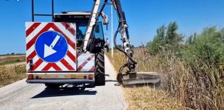 Pastrohen rrugët rurale në Fier, lehtësi në qarkullimin e automjeteve