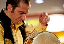 Performanca të paharrueshme në sheshin “Skënderbej” me muzikën tradicionale të Azerbajxhanit