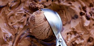 Akullore Shtëpie pa Vezë – Receta Plot Freski