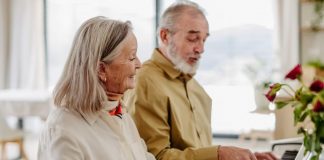 Muzika parandalon rënien konjitive tek të moshuarit