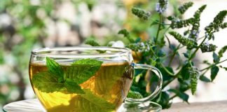 9 çajra që ndihmojnë në lehtësimin e dhimbjeve të stomakut