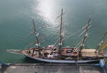 Veliera “Sea Cloud” me 55 turistë të huaj viziton Durrësin