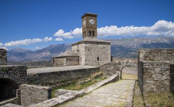 “Rest Less”: Shqipëria mes 12 destinacioneve më të mahnitshme për t’u zbuluar