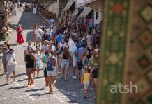 Turistë nga Holanda dhe Austria në Gjirokastër: Një nga vendet më të bukura