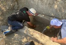 Gjetje arkeologjike në Dushkarak të Selenicës, varri antik zbulohet gjatë punimit të tokës