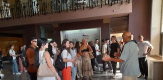 “Një ditë me kuratorin”, Muzeu Historik Kombëtar afron të rinjtë me historinë e kulturën