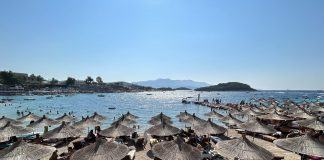 “Radio Prague”: Shqipëria, dashuria e re verore e çekëve?