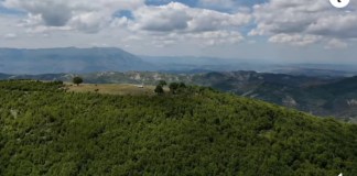 “Tre Çukat e Gllavës” në Memaliaj, pasuri natyrore me bukuri të rrallë