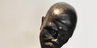 “Gjurmë”, ekspozita më e re e Adrian Devollit në FAB