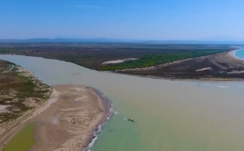 Peizazh magjik nga grykëderdhja e Vjosës në Levan