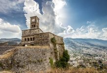 “Jatim Times”: Gjirokastra, eksploroni arkitekturën antike prej guri dhe trashëgiminë mahnitëse historike