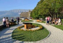 Dyfishim i turistëve në Kalanë e Gjirokastrës