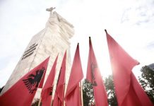 Shqipëria feston sot 79-vjetorin e Çlirimit