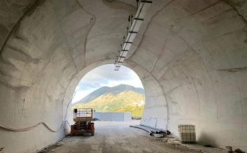 Tuneli i Llogarasë i hapur i gjithi, po bëhet betonimi final